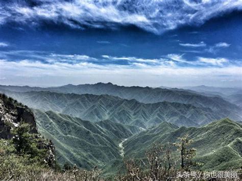 迢遞途中旅 雲橫日隨山 羈心無可託 前後總皆難